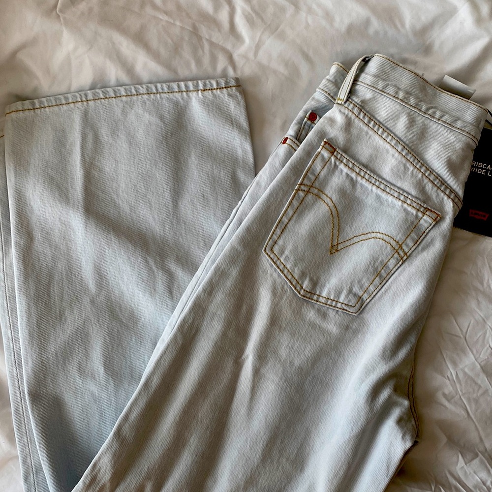 Levi Ribcage Wide Leg - light wash straight jeans